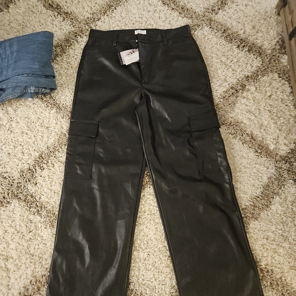 sofia by sofia vergara Pants - Sofia by Sofia Vergara Black Wide Leg Pants